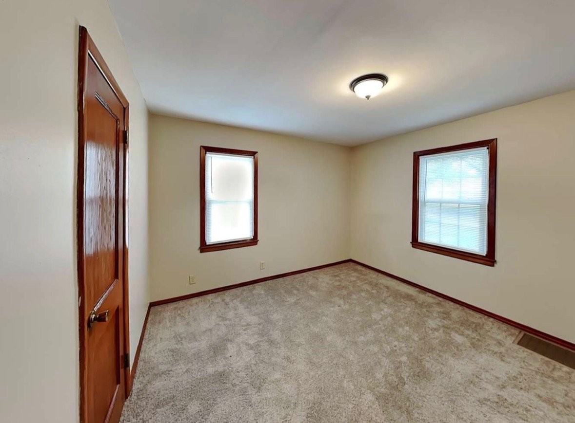 3529 Virginia Ave S - Photo 5 of 11
