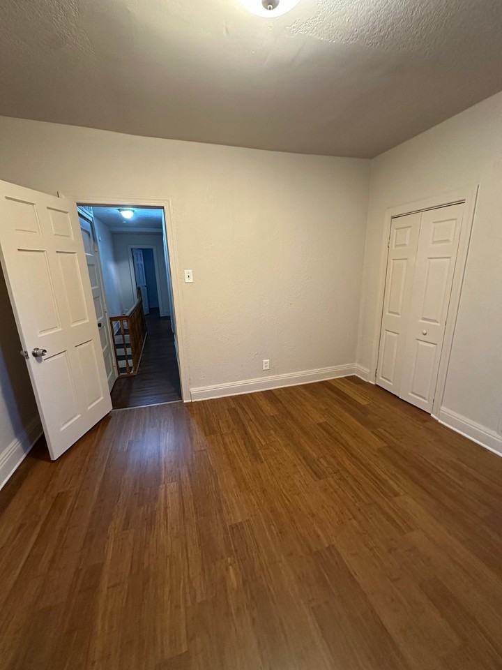 2015 Mountain St - Photo 2 of 7