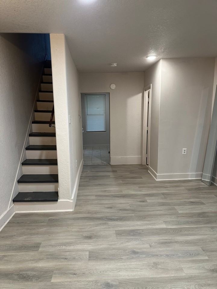 2015 Mountain St - Photo 5 of 7