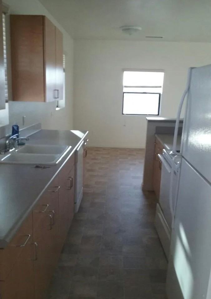 3305 E Palmdale Blvd #1 - Photo 5 of 7