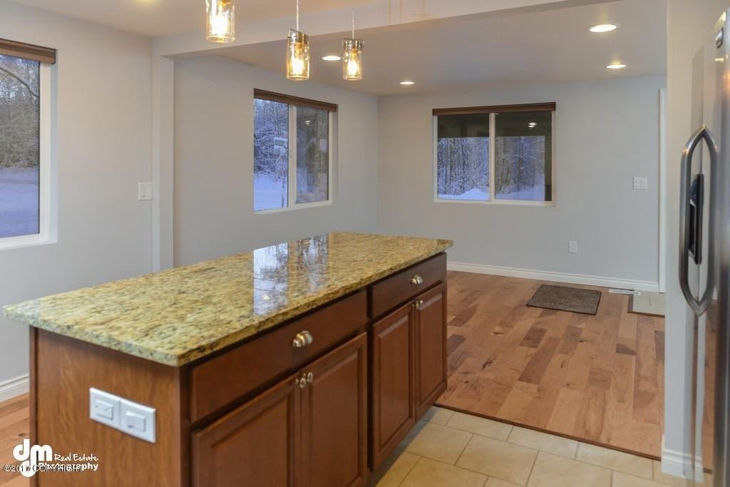 21615 Settlers Dr - Photo 5 of 17