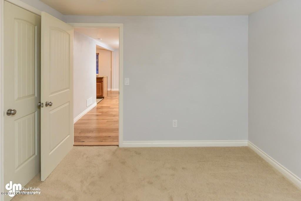 21615 Settlers Dr - Photo 6 of 17