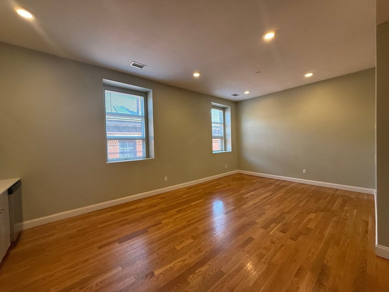 409 Dudley St #5 - Photo 2 of 16
