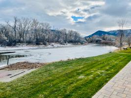 featured image of 1011 River Dr #400-4