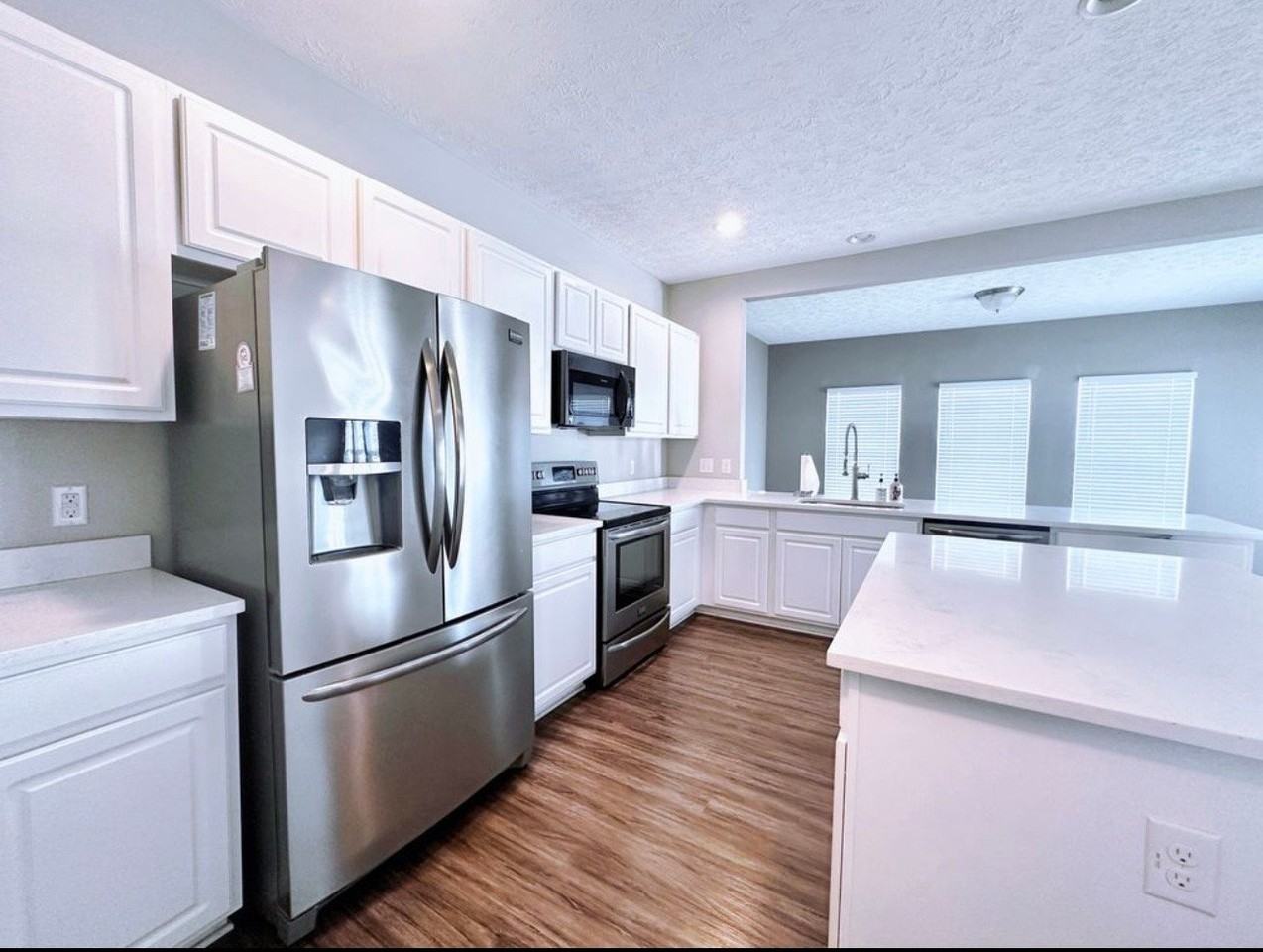 37571 Tail Feather Dr - Photo 3 of 12