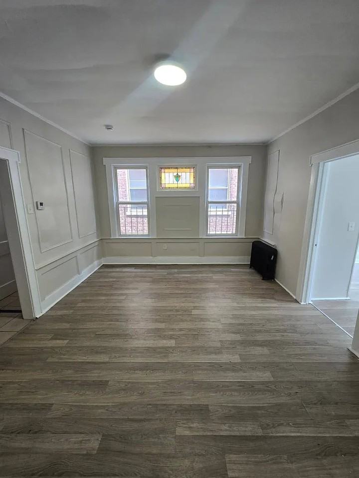 81 Montgomery Ave #2 - Photo 3 of 8