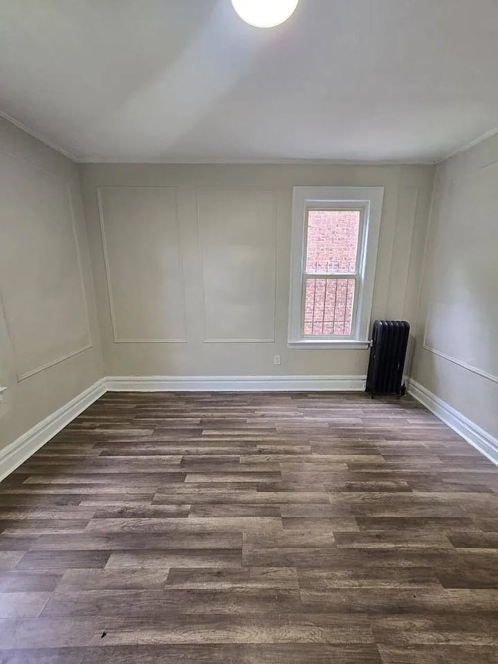 81 Montgomery Ave #2 - Photo 5 of 8