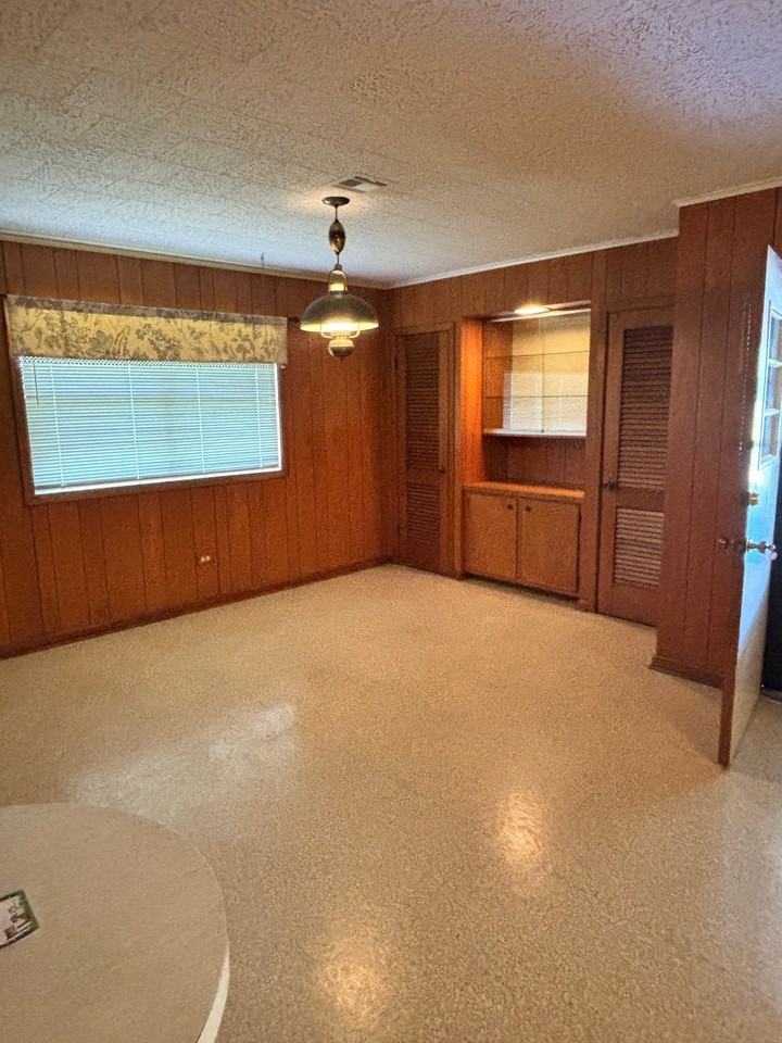 1710 Lake Dauterive Rd - Photo 4 of 12