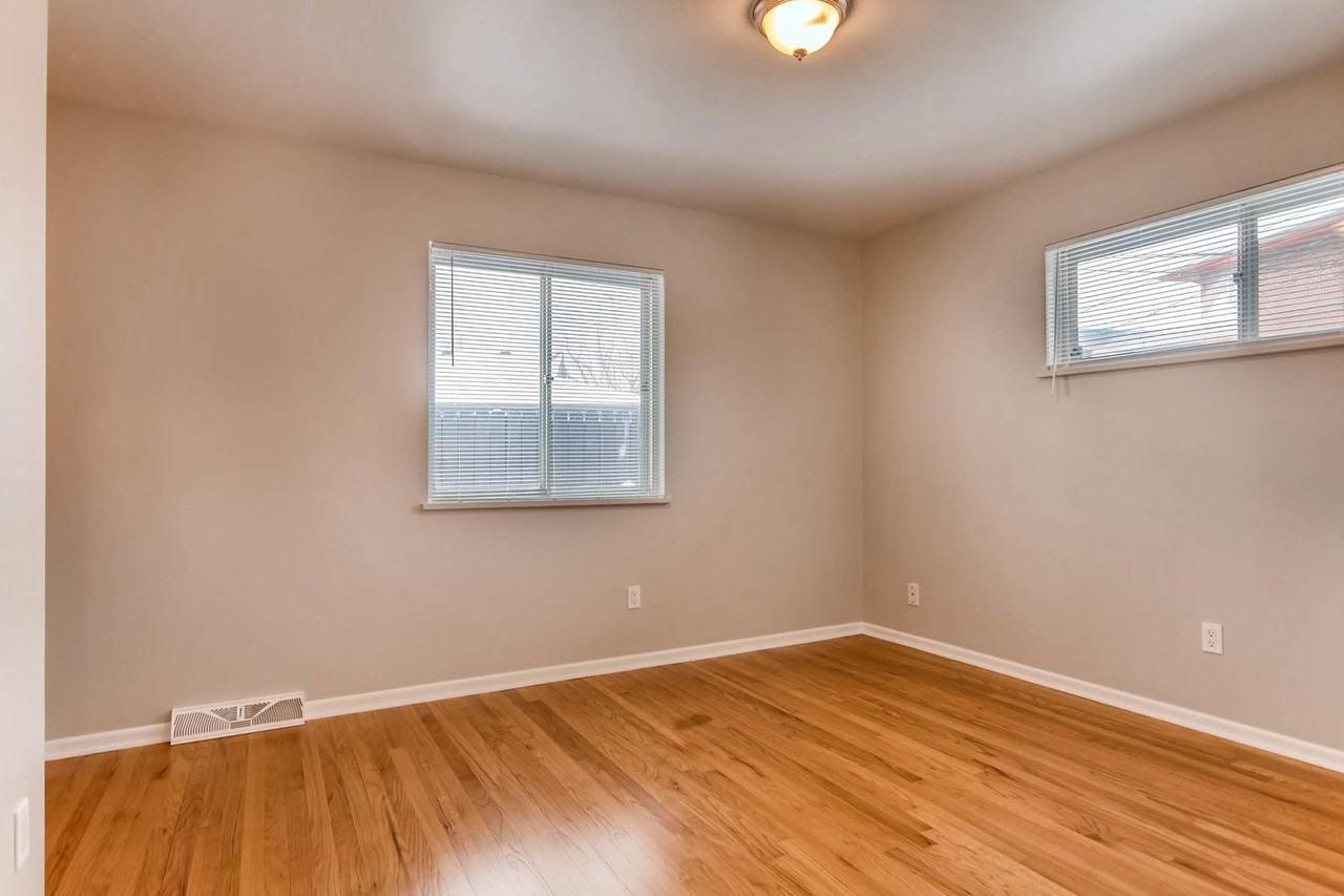 5250 Meade St - Photo 2 of 12
