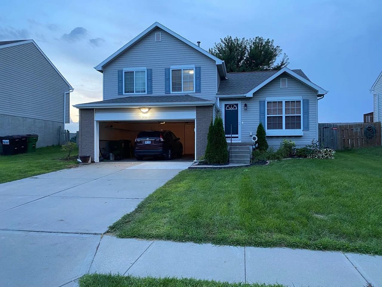 7834 S 161st Ter