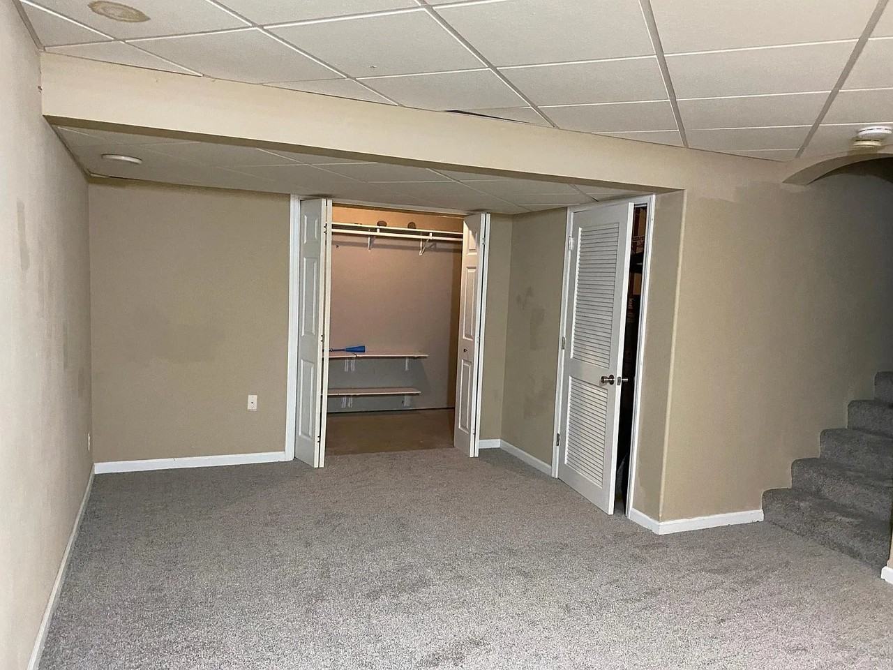 7834 S 161st Ter - Photo 5 of 11
