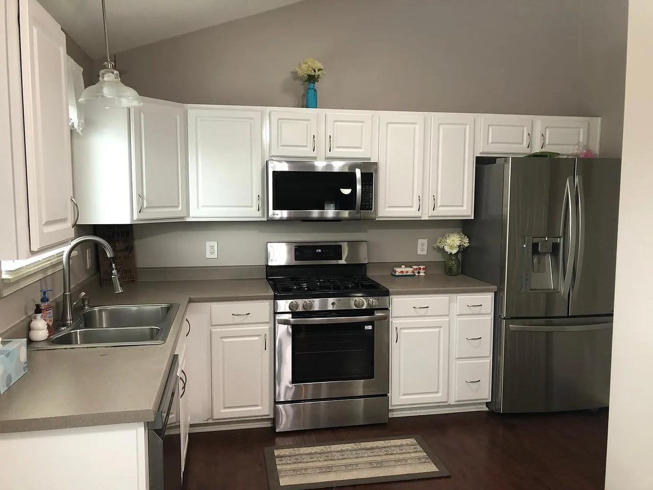 7834 S 161st Ter - Photo 6 of 11