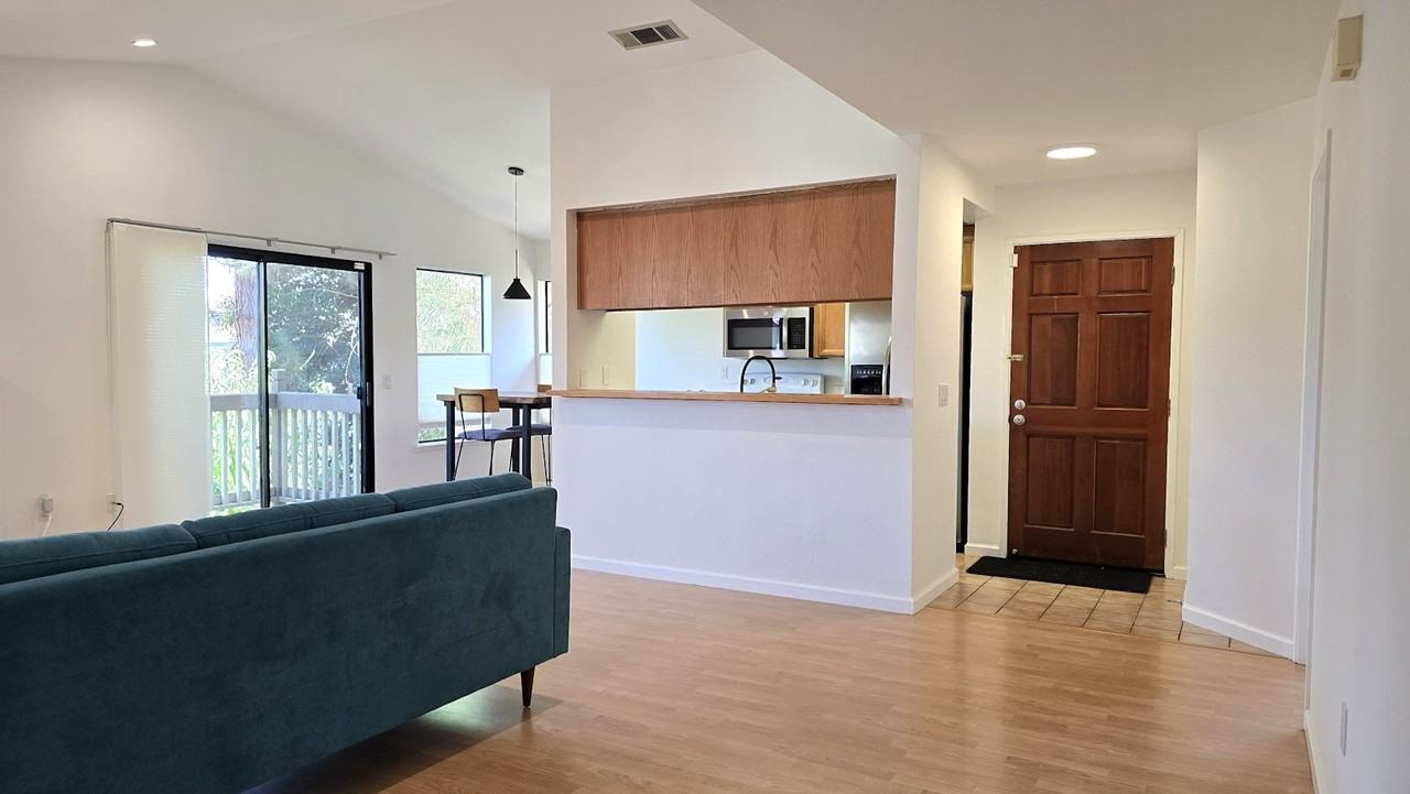 38715 Huntington Circle - Photo 2 of 22