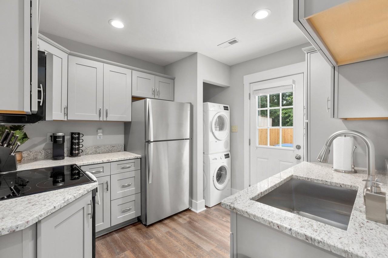 2149 Rock City St - Photo 4 of 10