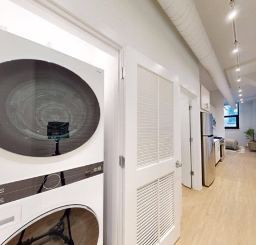 721 S Clark St - Photo 2 of 10