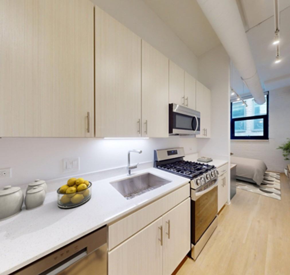 721 S Clark St - Photo 3 of 10