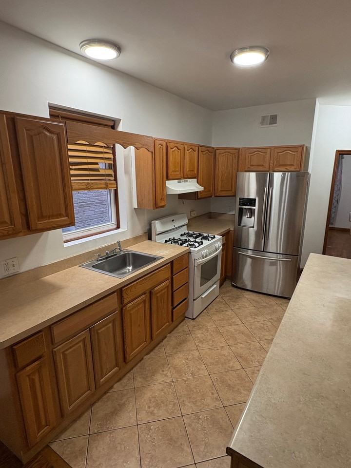 111 Niagara St #1stFL - Photo 3 of 7