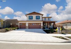 featured image of 5517 Pinnacle View Way
