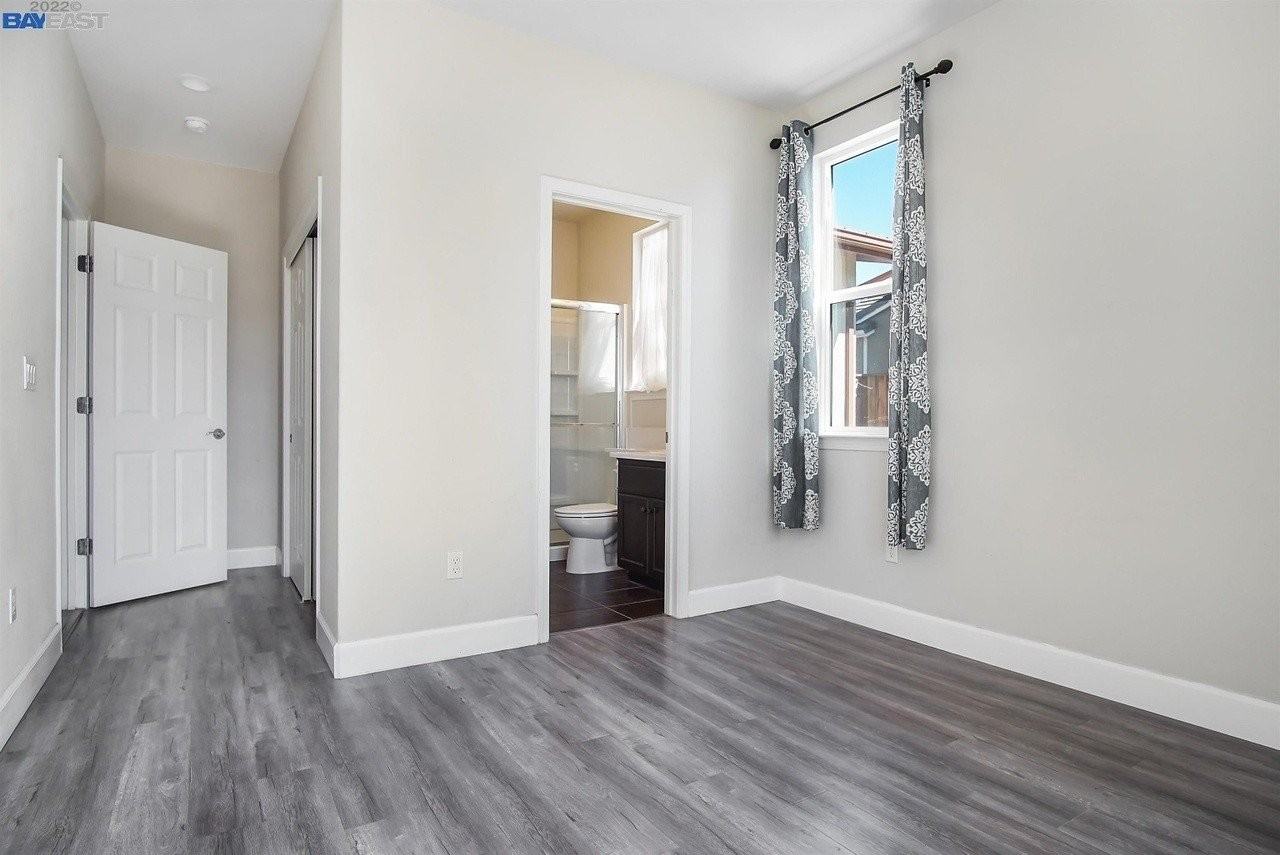 5517 Pinnacle View Way - Photo 2 of 9