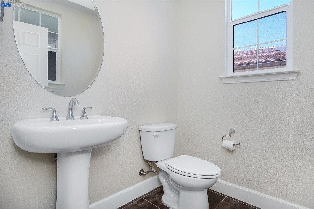 5517 Pinnacle View Way - Photo 6 of 9