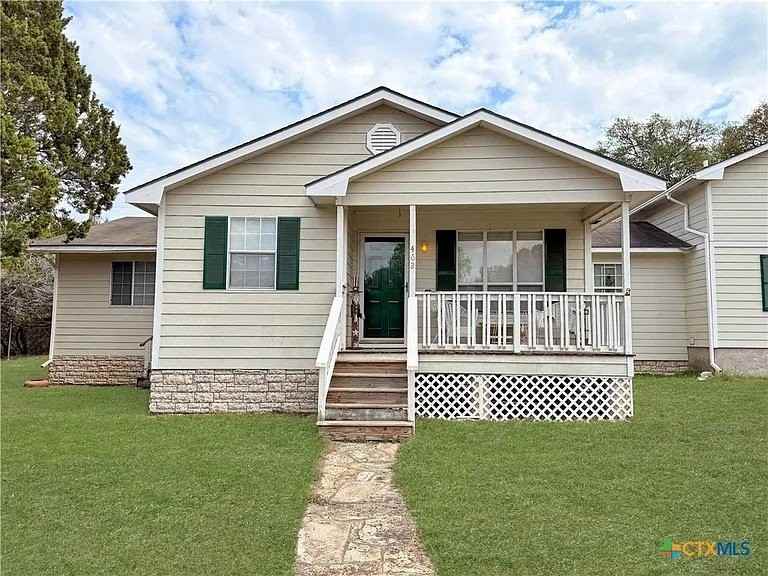 462 Flatrock Dr - Photo 2 of 20