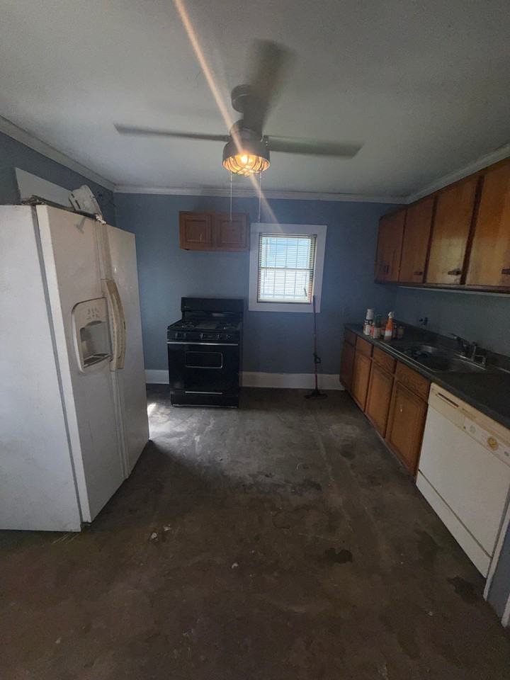 805 Waldman Ave - Photo 6 of 20