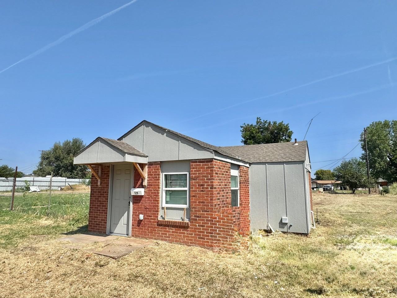 529 Se 15th St - Photo 2 of 20