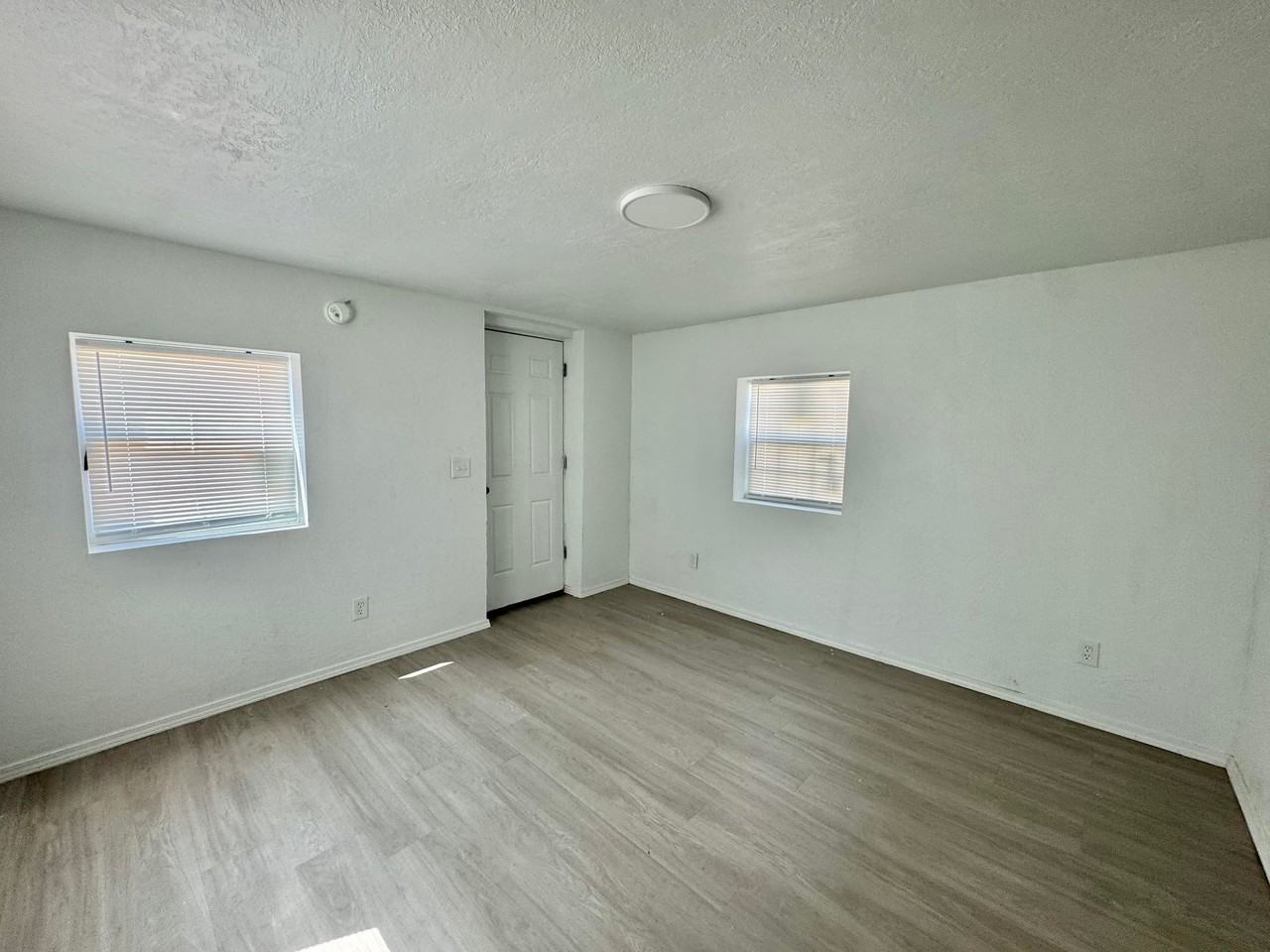 529 Se 15th St - Photo 7 of 20