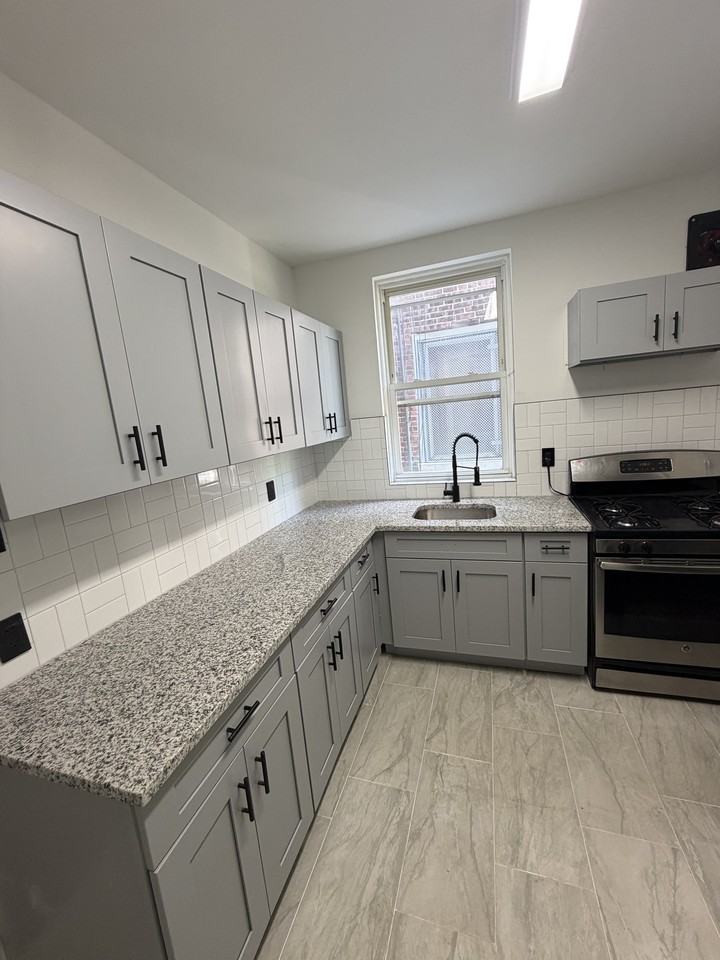 4331 Reno St #1 - Photo 3 of 4