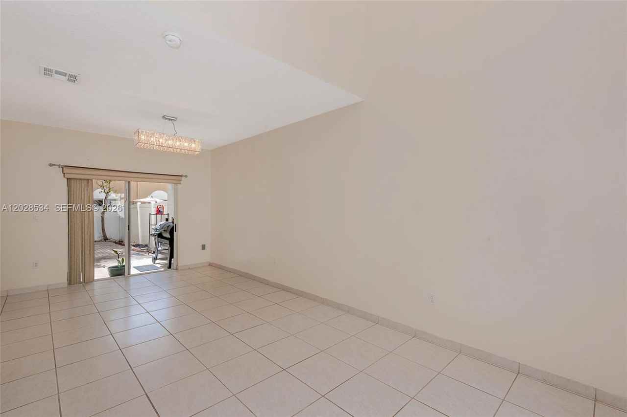 4959 Sw 128th Ter - Photo 3 of 8