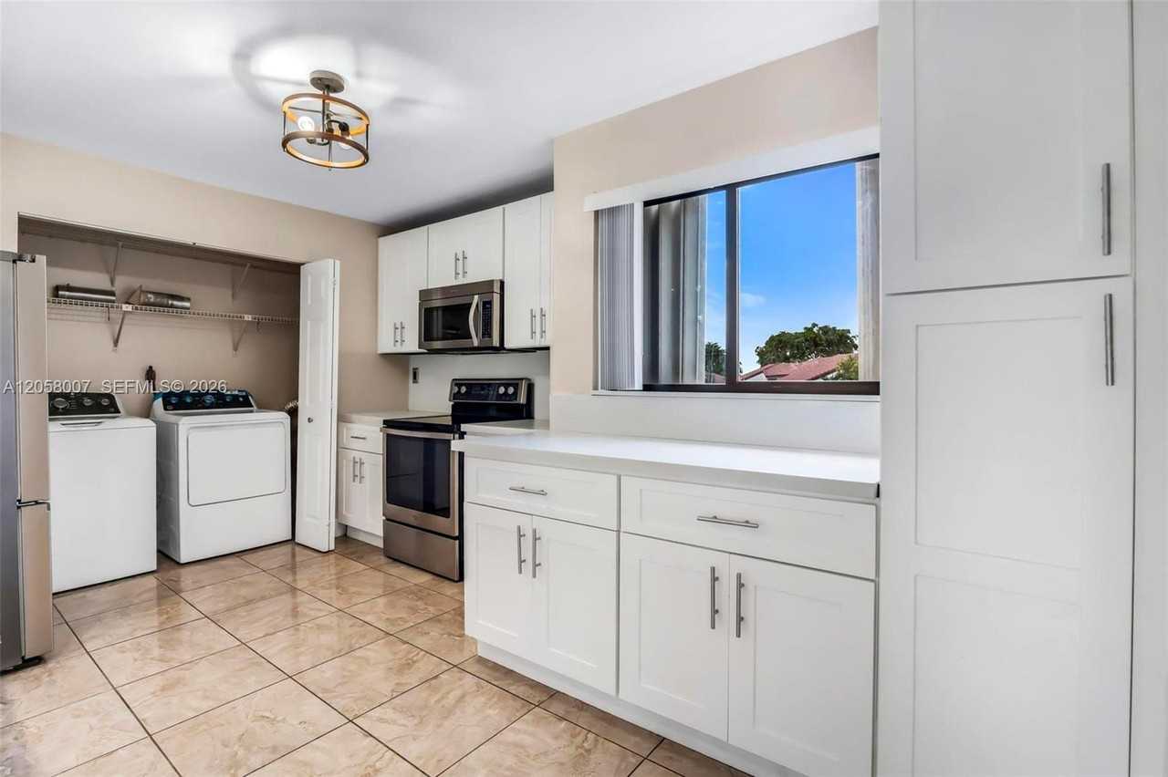 9937 Nw 9th Street Cir - Photo 2 of 8