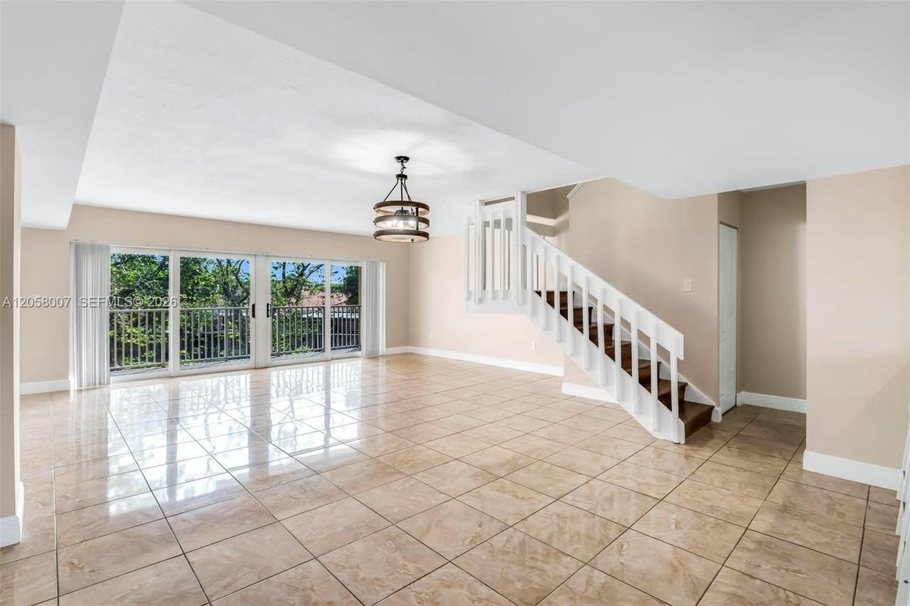 9937 Nw 9th Street Cir - Photo 5 of 8