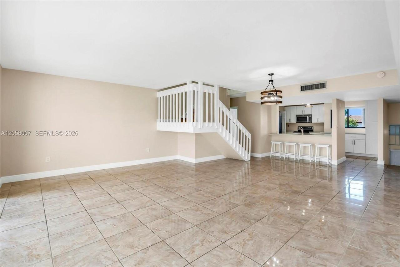 9937 Nw 9th Street Cir - Photo 7 of 8