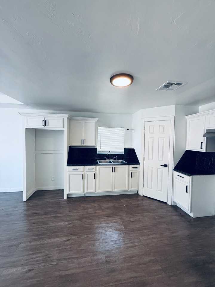 326 E Harmon Dr #1 - Photo 3 of 10