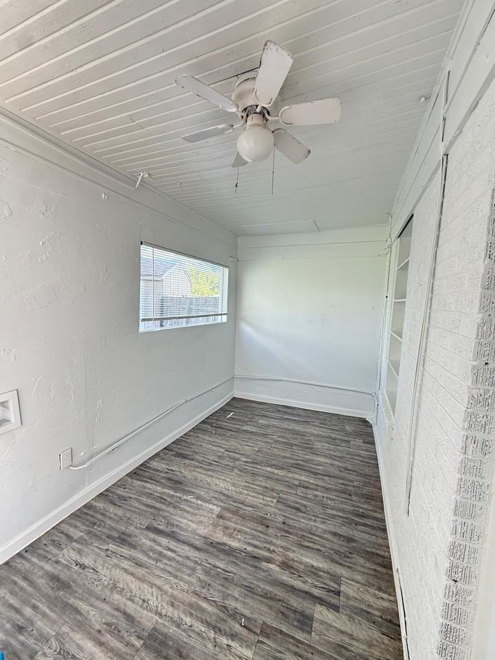 326 E Harmon Dr #1 - Photo 6 of 10