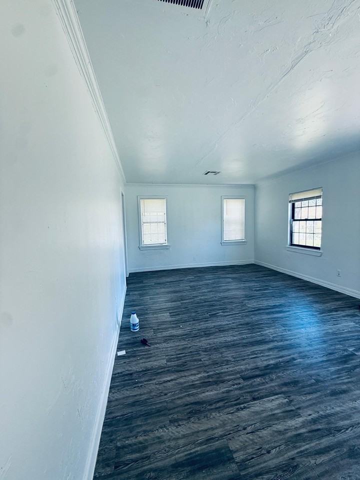 326 E Harmon Dr #1 - Photo 7 of 10