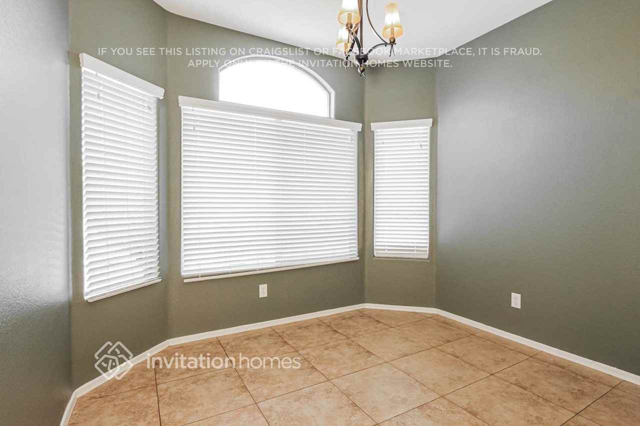 14611 W Acapulco Ln - Photo 6 of 17