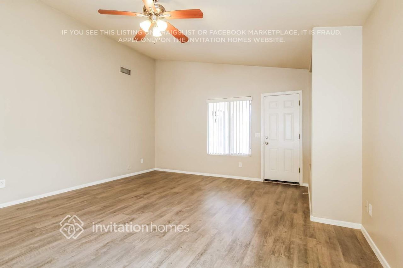 2046 N 90th Ln - Photo 4 of 17