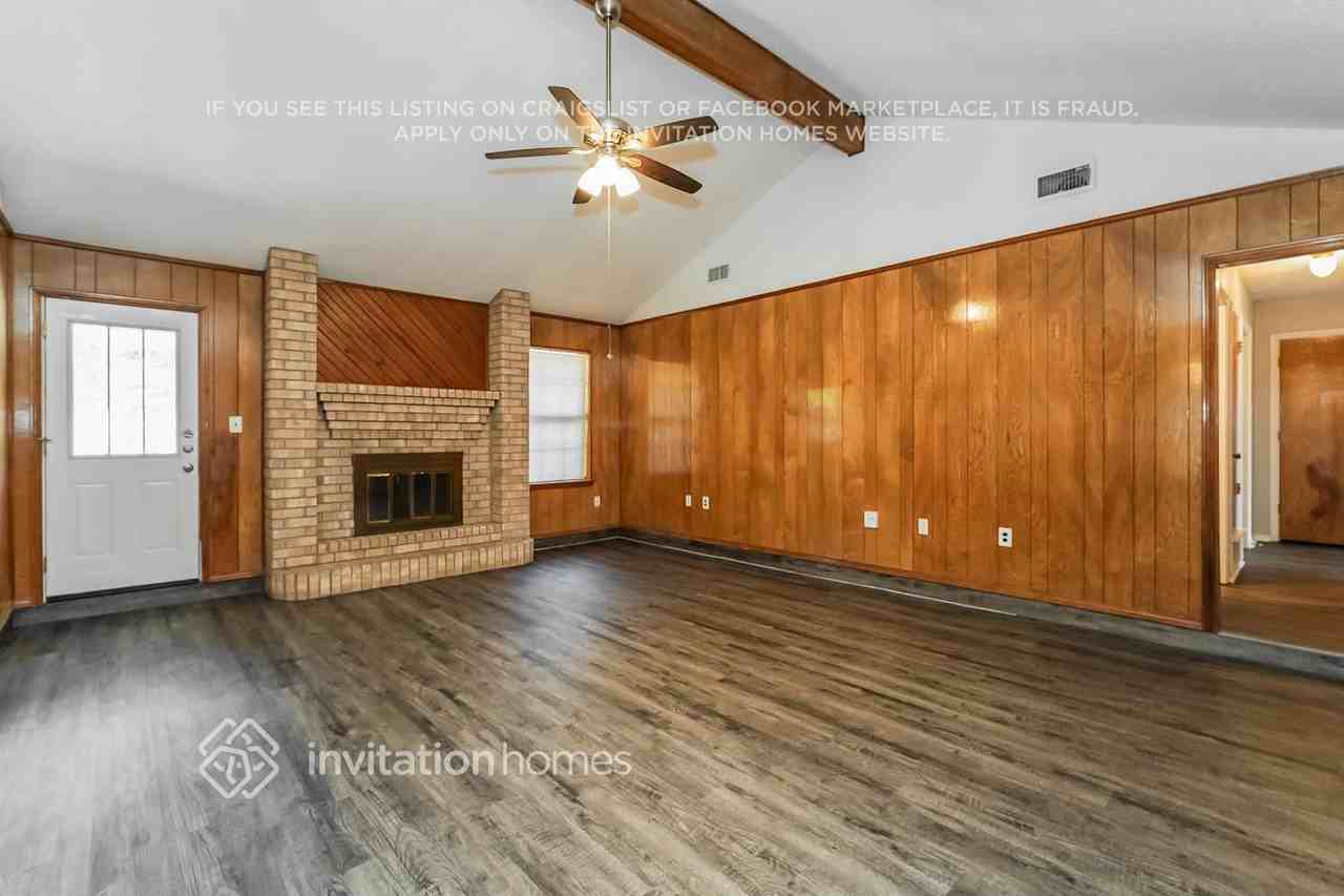 7533 Janetta Dr - Photo 4 of 17
