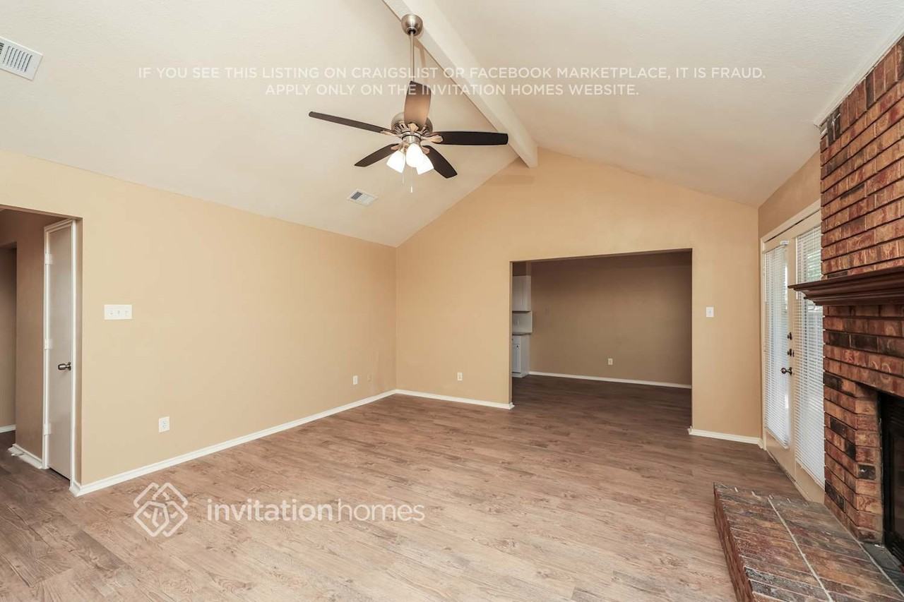 1337 Greenbriar Ln - Photo 6 of 17