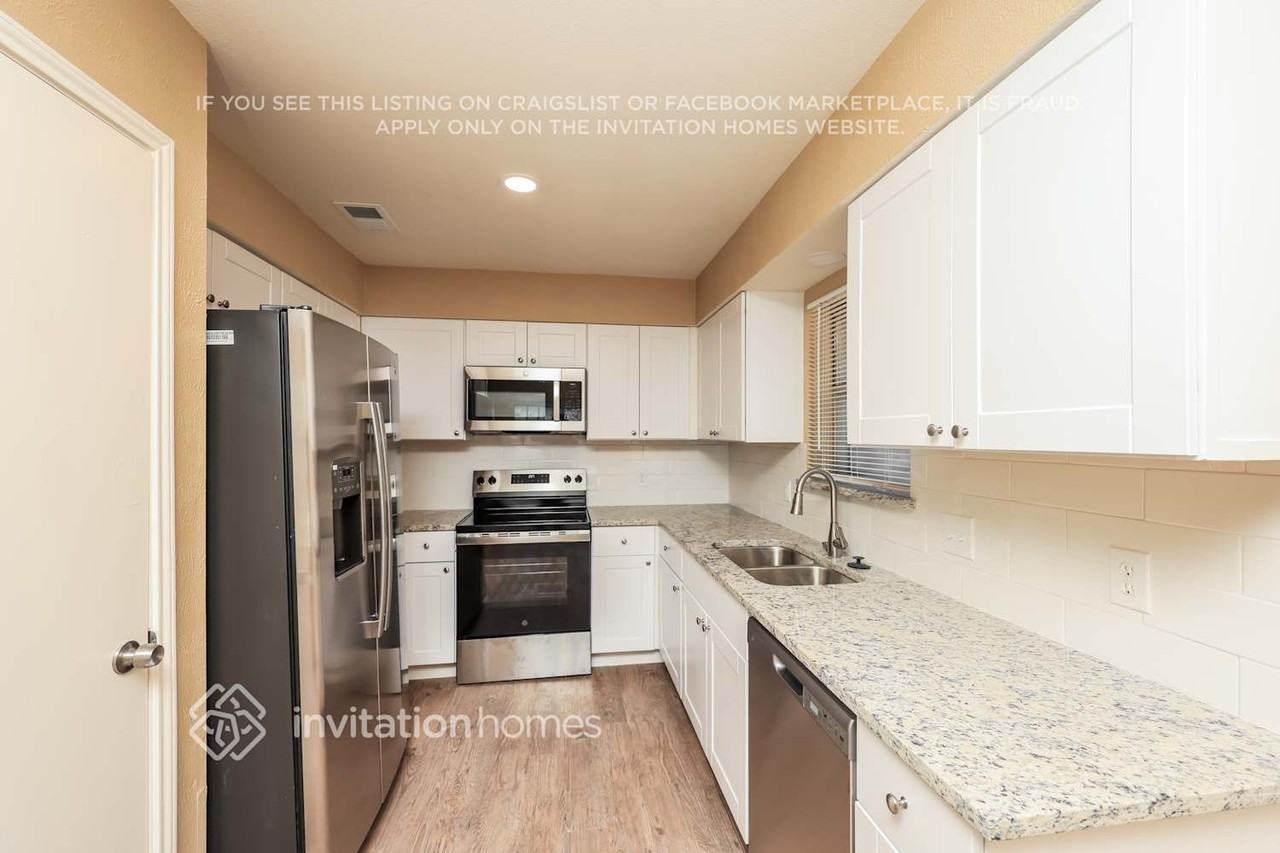 1337 Greenbriar Ln - Photo 7 of 17
