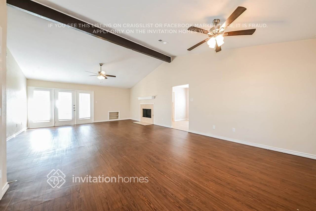 618 Melissa Ln - Photo 2 of 16