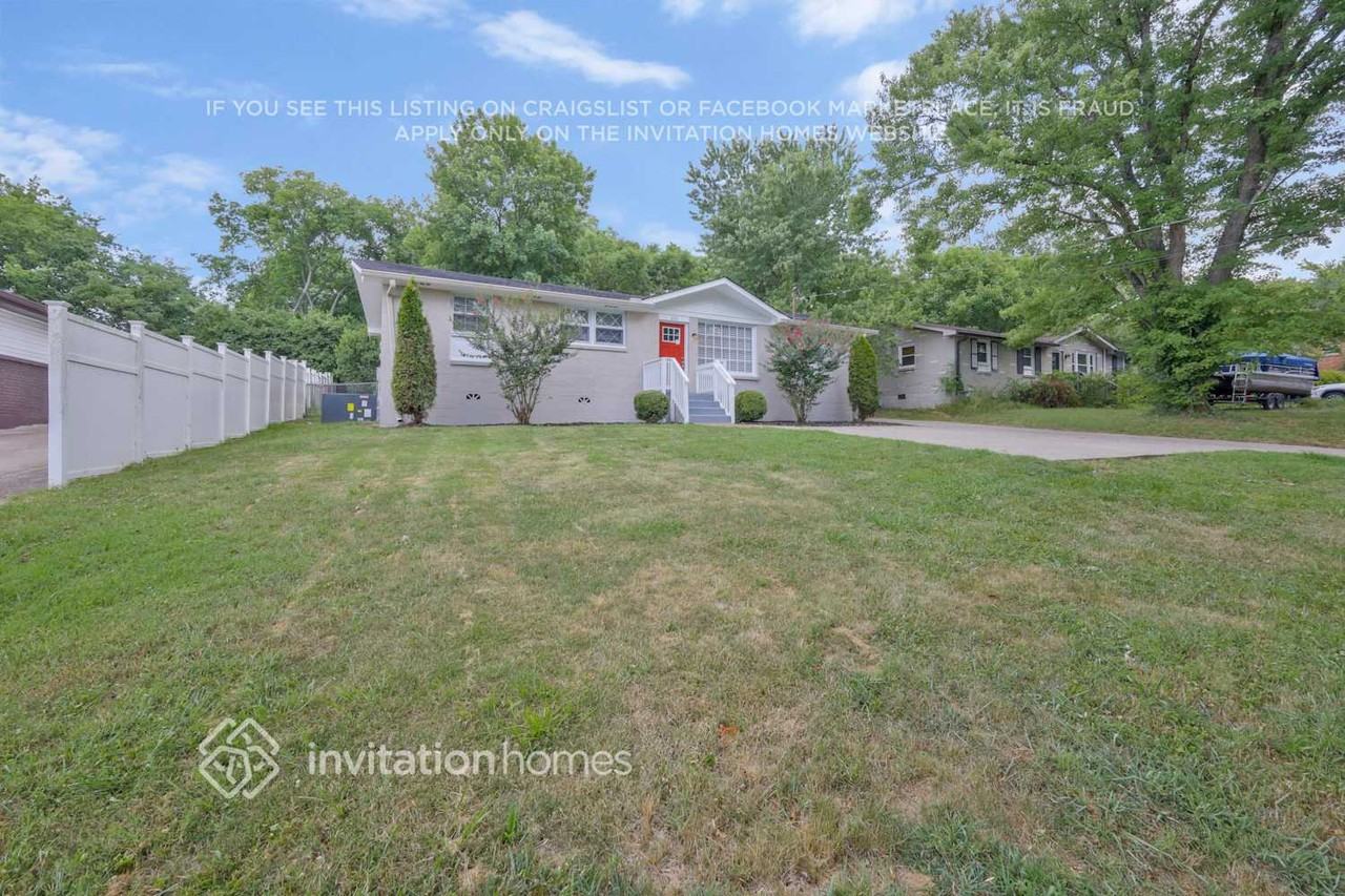 111 Curtiswood Dr - Photo 3 of 28