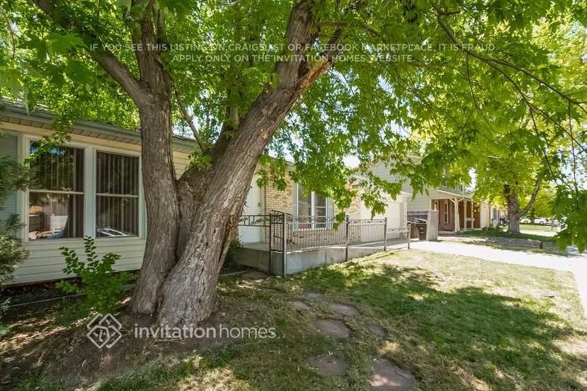 9276 Clermont Dr - Photo 3 of 24
