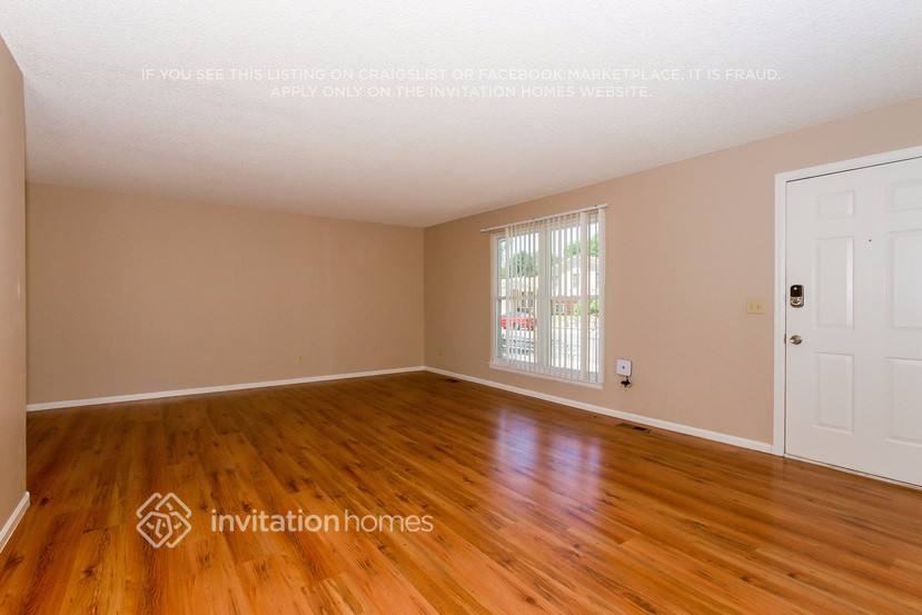 9276 Clermont Dr - Photo 5 of 24
