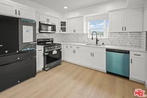 featured image of Larga Ave