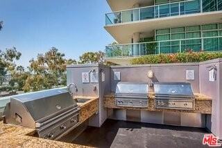 13700 Marina Pointe Dr #1225 - Photo 3 of 8
