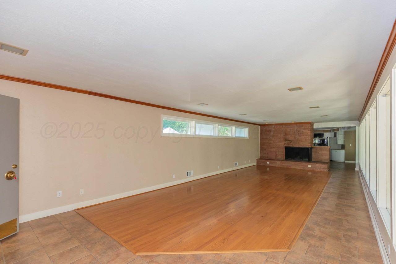 2601 S Ong St - Photo 4 of 33