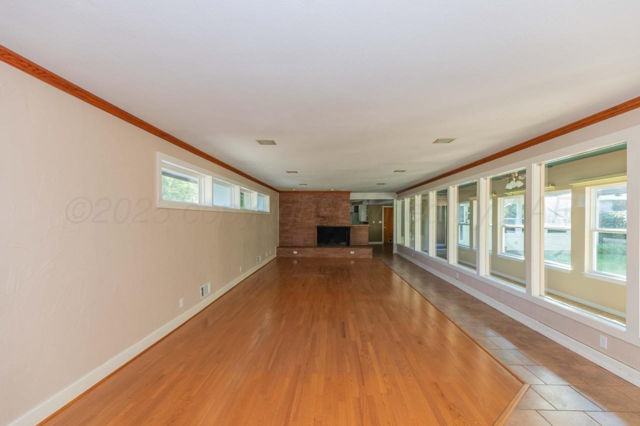 2601 S Ong St - Photo 5 of 33