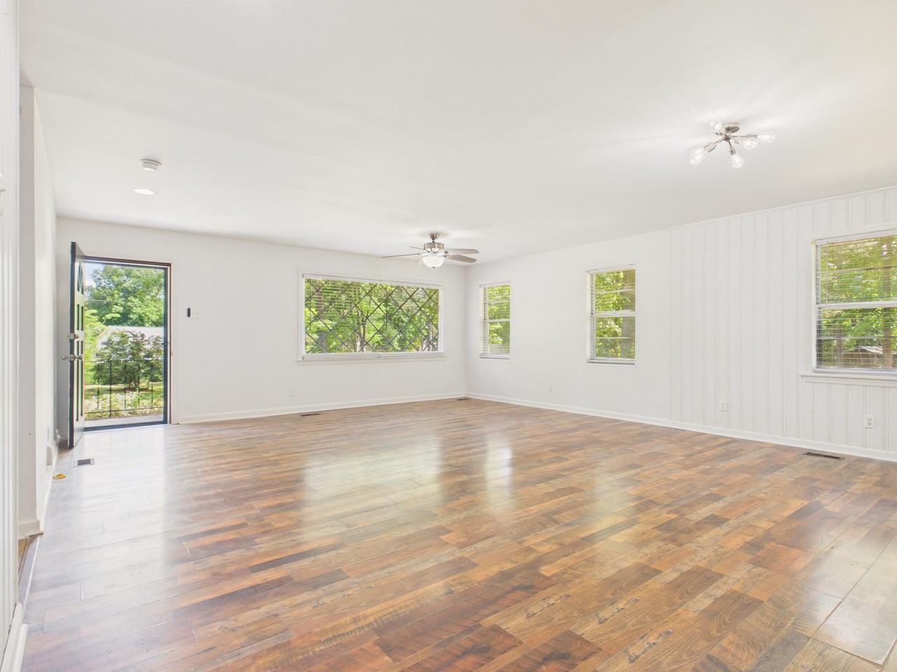 800 Old Whiskey Rd S - Photo 7 of 31
